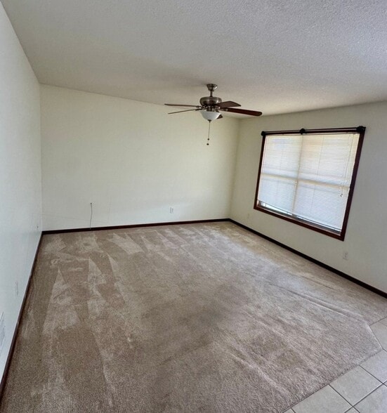 Building Photo - 301 N Cypress St