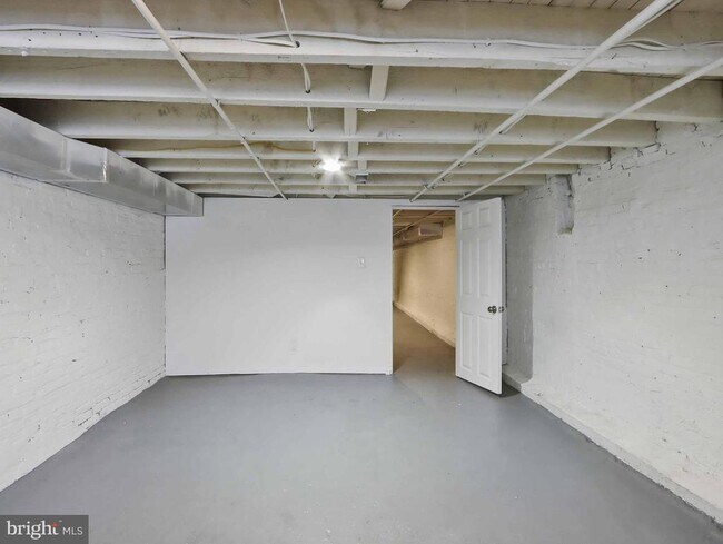 Building Photo - 1724 N Payson St