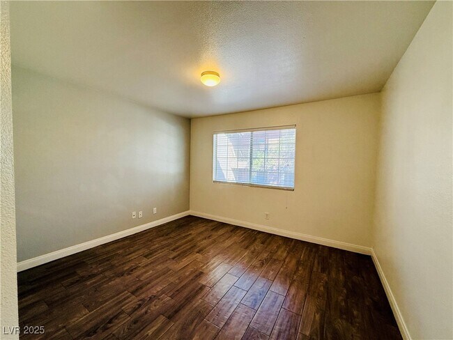 Building Photo - 2750 S Durango Dr