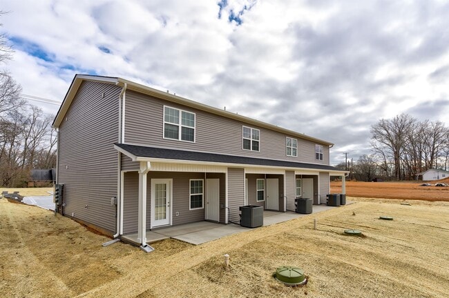Building Photo - 2805 Cruze Dr