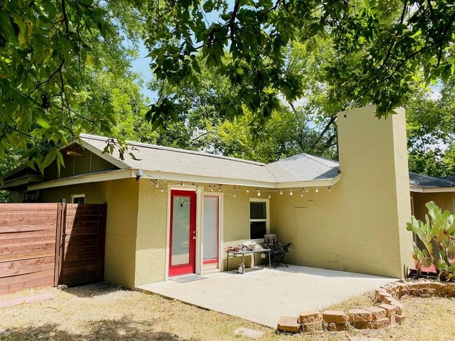 Primary Photo - 3711 Vineland Dr