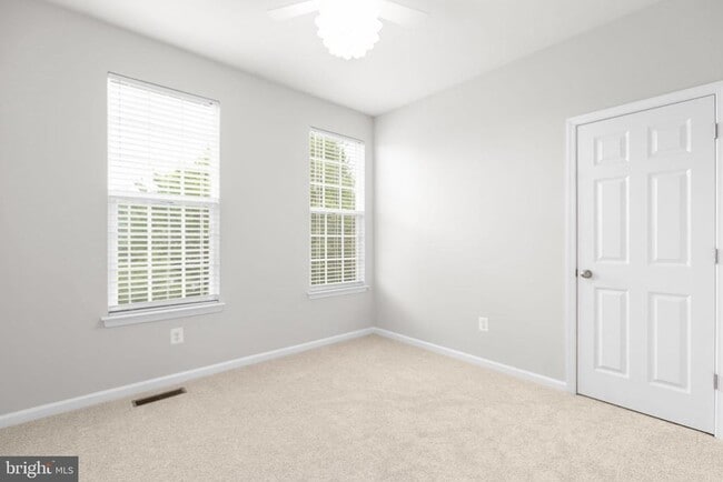 Building Photo - 407 Apricot St