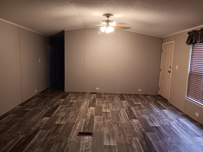 Building Photo - ???? This Week Only! Move-In Special on a Beautiful 3BR/2BA Country Home – Minutes from Colliervi...