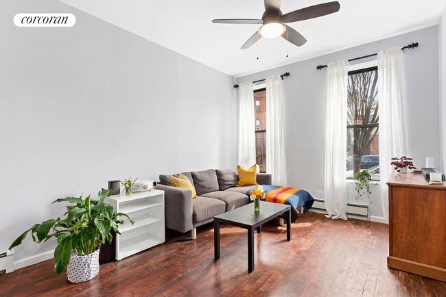 Primary Photo - 535 Kosciuszko St