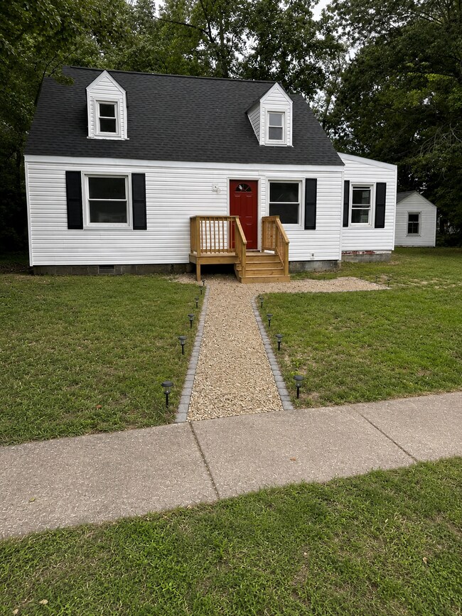 Building Photo - 103 N Chatham Dr