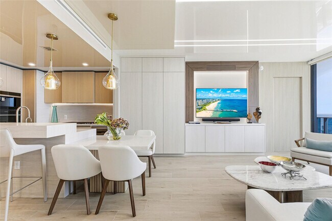 Building Photo - 900 N Ocean Blvd