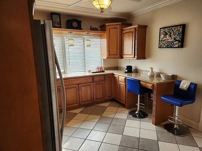 Building Photo - 355 S Broadway