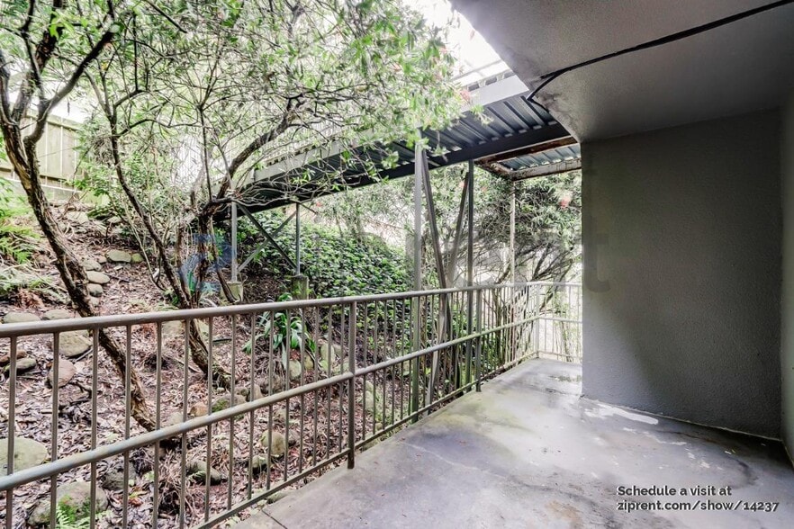 Building Photo - 18 Perego Terrace