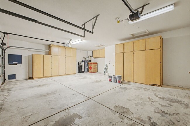 Building Photo - Beautiful Sonoran Heights 4 bed Home, 3 car garage, and Pool