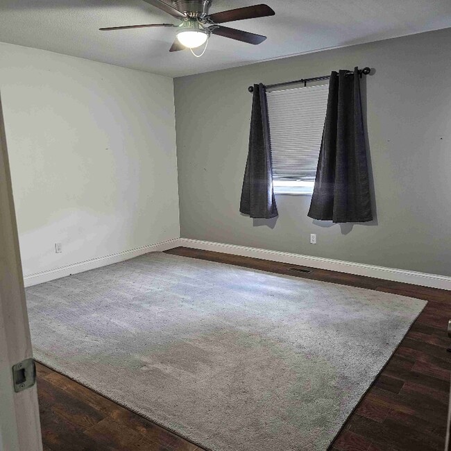 Building Photo - 3044 Willow Bend Dr