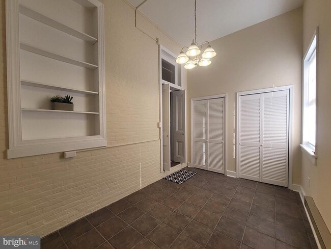 Building Photo - 447 N Loudoun St