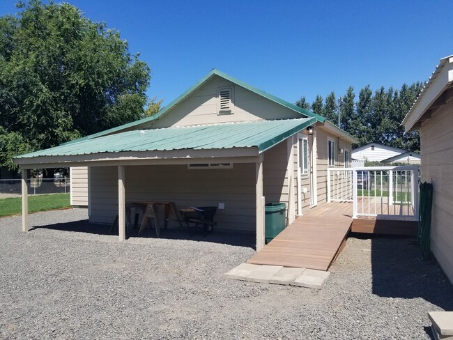 Building Photo - Occupied, do not disturb tenants.  Naches ...