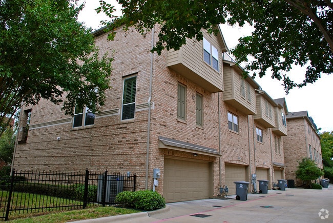 Building Photo - The Little Turtle