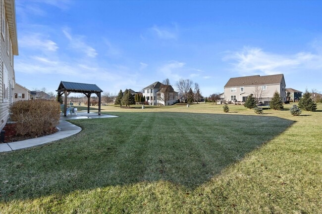 Building Photo - N42W22770 Beacon Ct