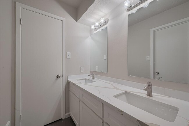 Building Photo - 22323 N Rebecca Burwell Ln