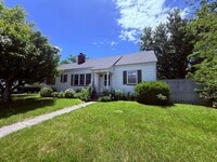 Building Photo - Pet Friendly 3 Bedroom, 2 Bath Home with Hardwood Floors