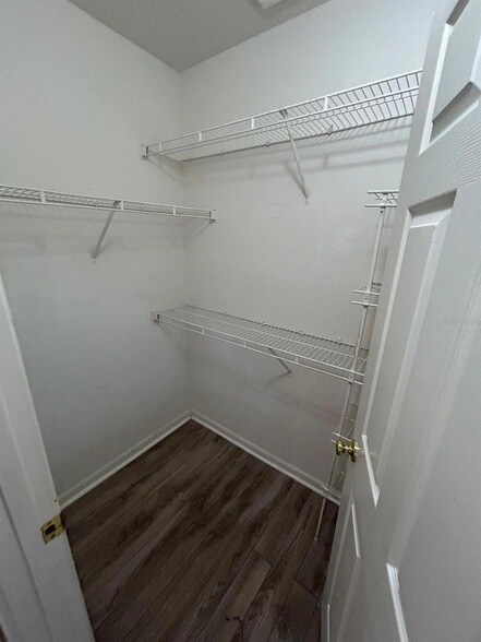 Building Photo - 4320 S Kirkman Rd