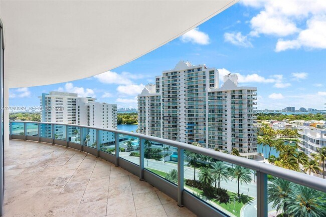 Building Photo - 5959 Collins Ave