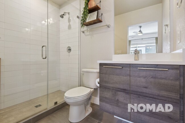 Building Photo - Modern 2 Bed + Office, 2.5 Bath Townhome |...