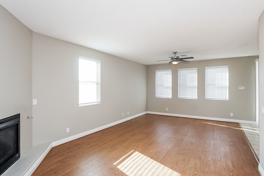 Building Photo - 1071 Will Jay Ln