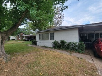 Building Photo - 3 bedroom 1 bathroom