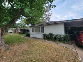 Building Photo - $300 Off 1st Month Special