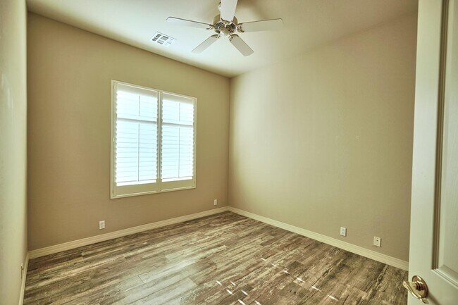 Building Photo - 7298 E Brisa Dr