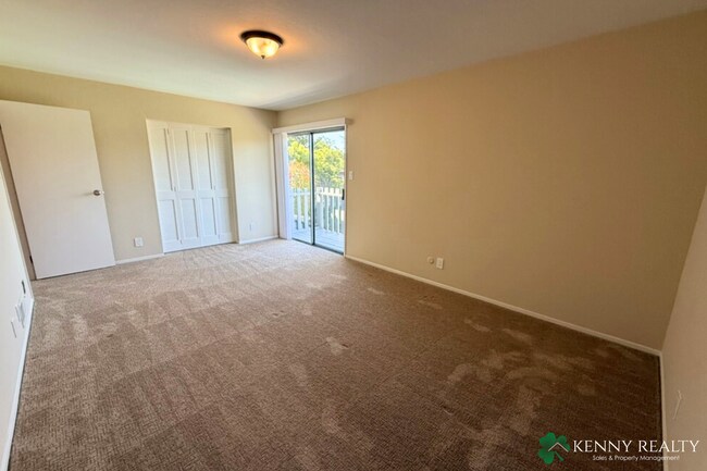 Building Photo - Large Updated 5 Bedroom Home in San Mateo ...