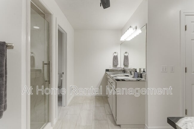 Building Photo - 1220 Renaissance Dr