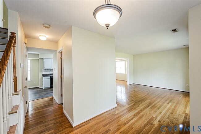 Building Photo - 811 Kiefer Field Ct