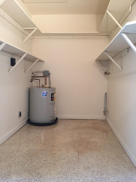 Building Photo - 3331 Dryer Ave