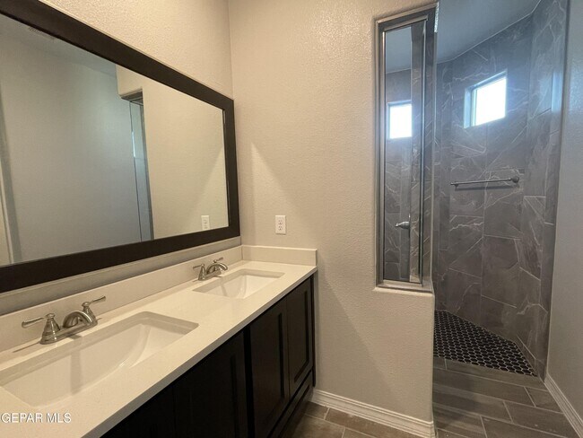 Building Photo - 6009 Hidden Clove Ct