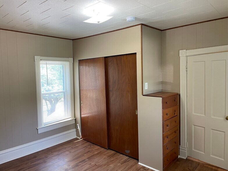 Building Photo - 622 Union St