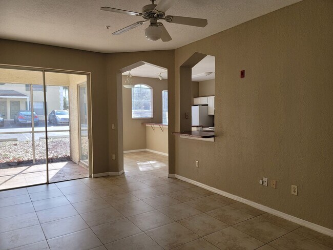 Building Photo - Large Sunridge Palms townhome across from USF!