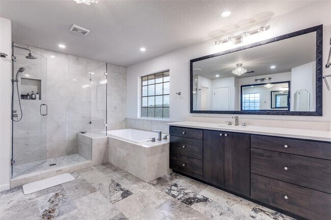 Building Photo - 9604 Crenata Cove