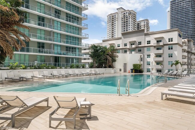 Building Photo - 1 br, 1 bath Condo - 1100 S Miami Ave Apt ...