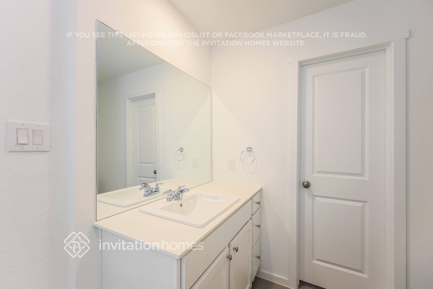 Building Photo - 1521 Pile Trl