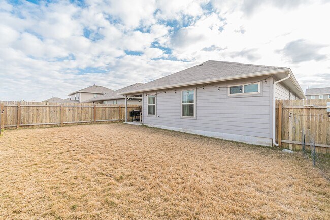 Building Photo - 2569 McCrae