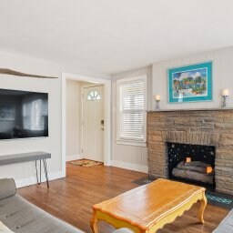 Building Photo - 317 E Homer St