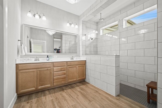Building Photo - 327 Jolly Ginger Dr