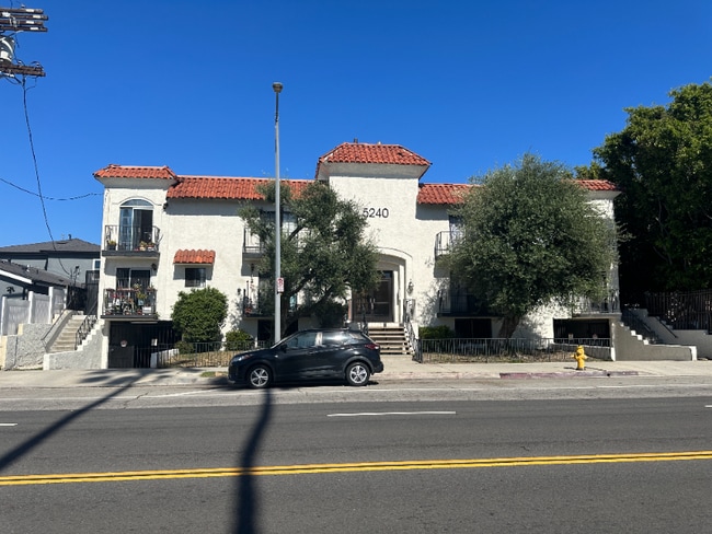 Primary Photo - 5240 Whitsett Ave
