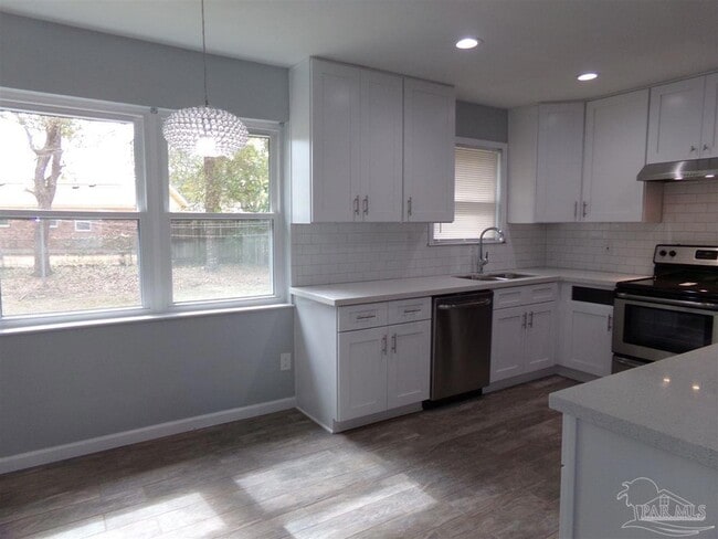 Building Photo - 4201 Wycliff Dr