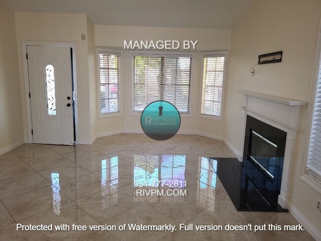 Building Photo - Beautiful home with great curb appeal!