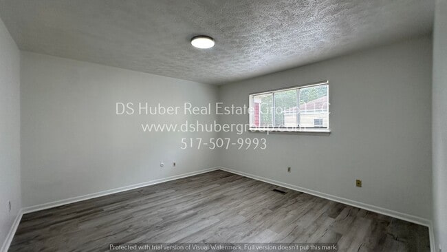 Building Photo - 2723 Narraganset Dr