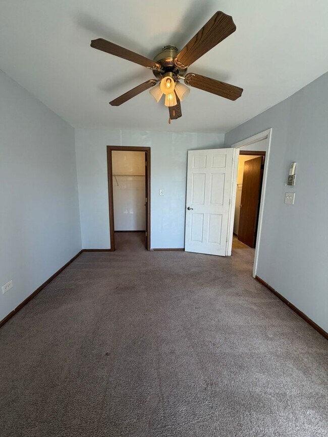 Building Photo - 4312 W Shamrock Ln