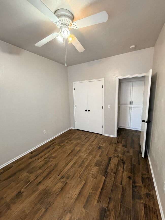 Building Photo - 1929 Lariat Cir