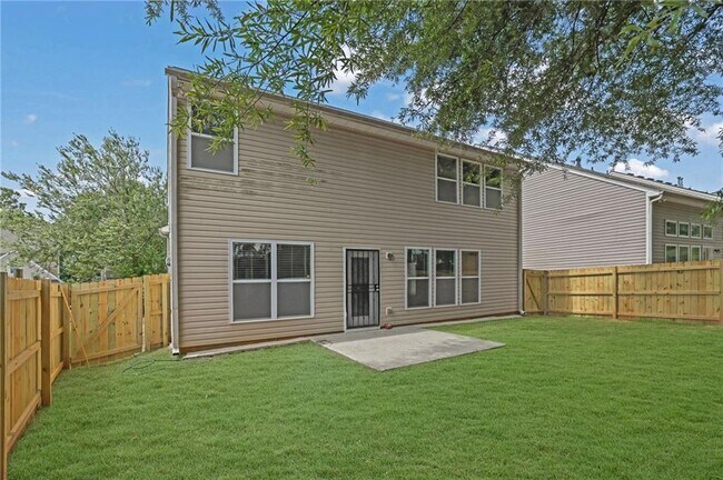 Building Photo - 3335 Briaroak Dr
