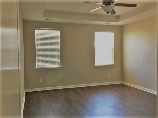 Building Photo - 1142 Moss Grove Dr