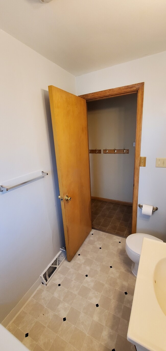 Building Photo - 1163 Higgins Ave