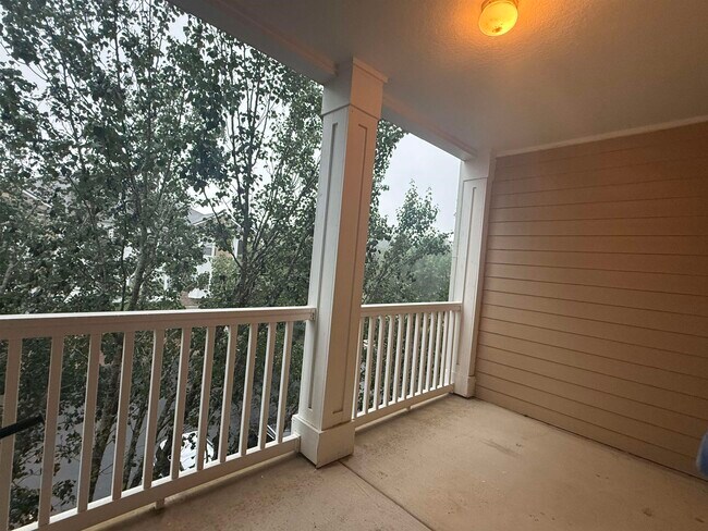 Building Photo - 2801 Chancellorsville Dr